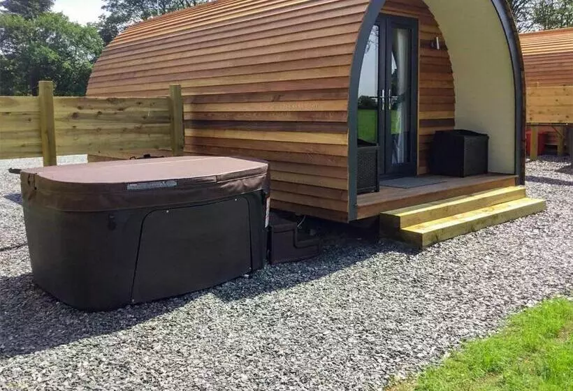 استراحتگاه Bron Eifion Lodges