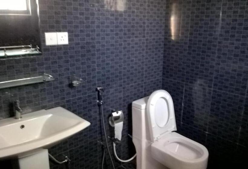 هتل Polhena Coral Reef Resort