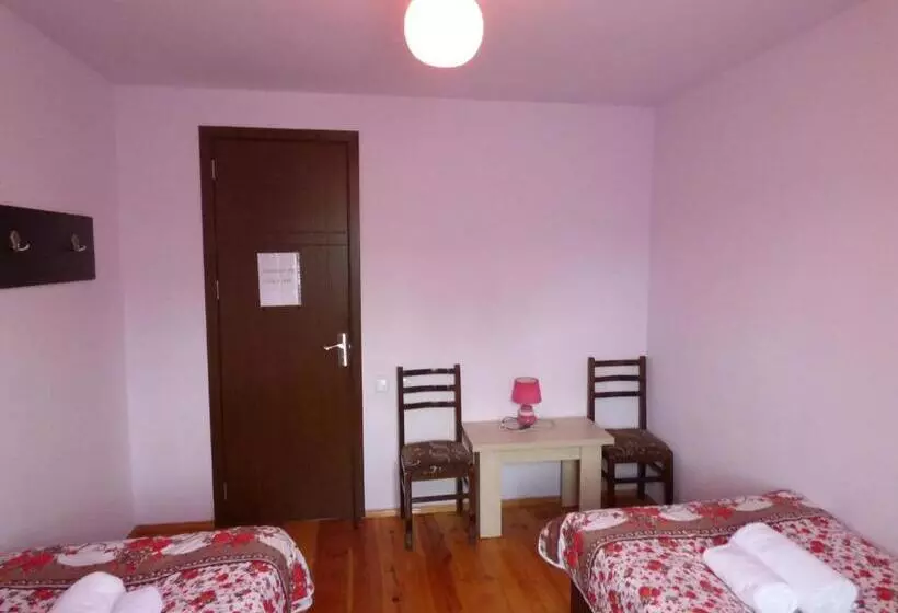 پانسیون Anano Guest House
