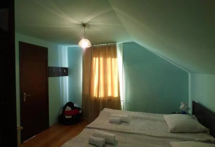 پانسیون Anano Guest House