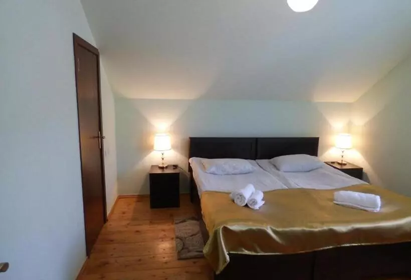 پانسیون Anano Guest House
