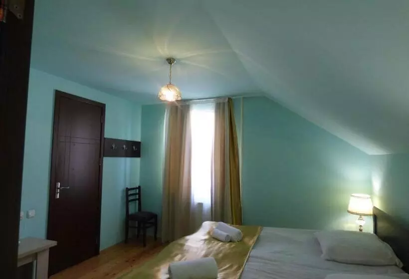 پانسیون Anano Guest House