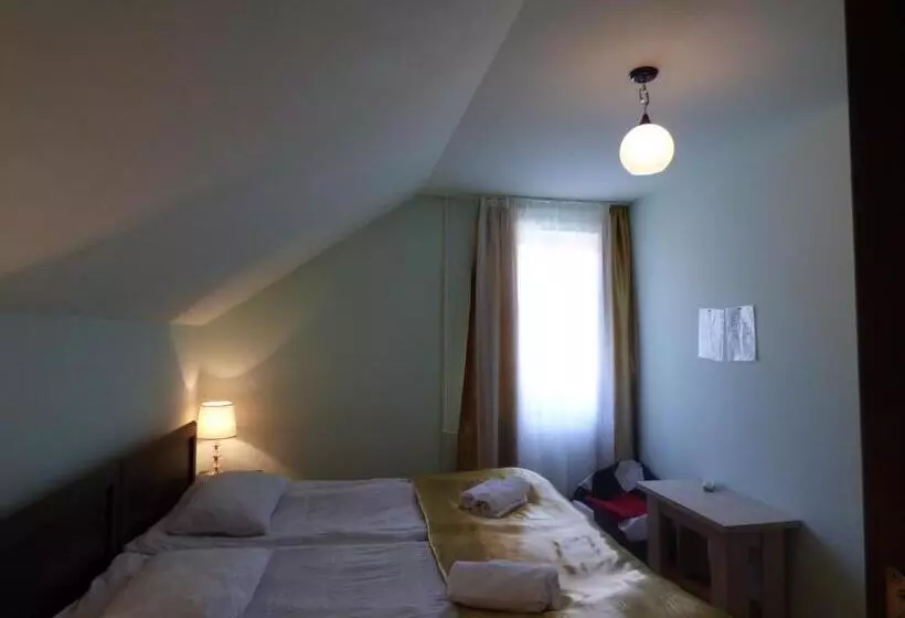 پانسیون Anano Guest House