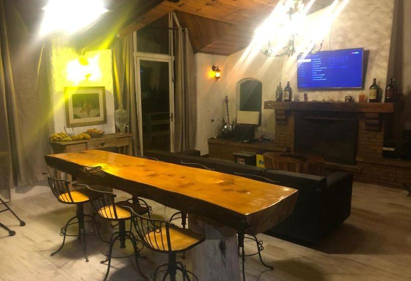 پانسیون Campos House