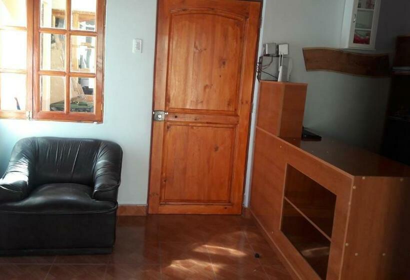 پانسیون Hostal Casa Flores