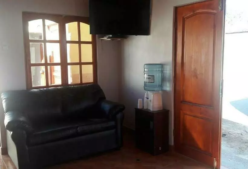 Majatalo Hostal Casa Flores