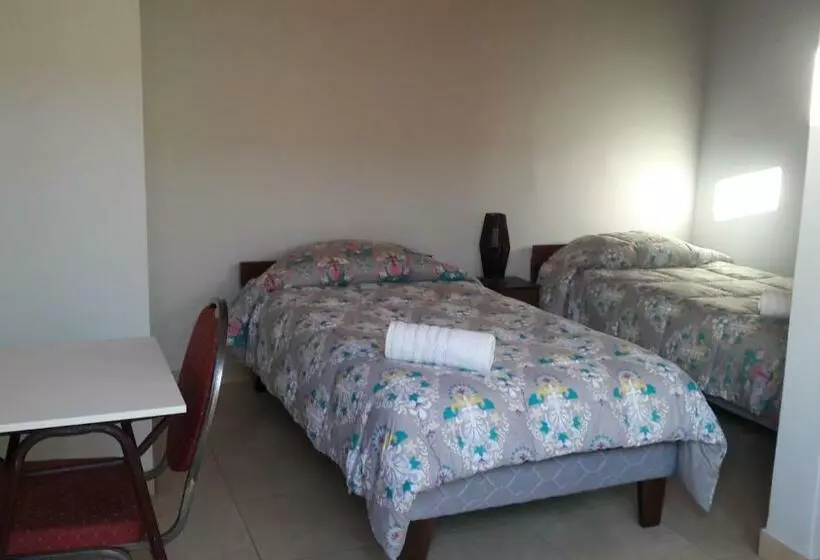 Majatalo Hostal Casa Flores