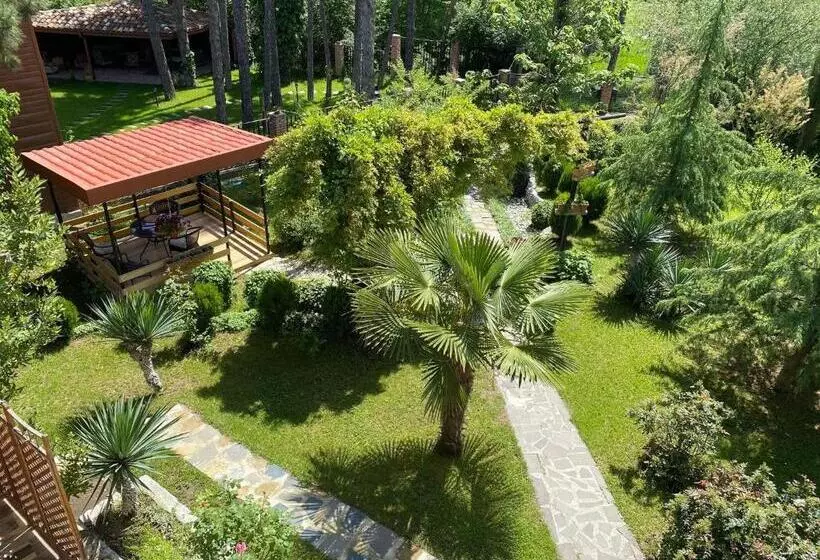 پانسیون Neli & Zaal Guest House