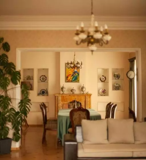 پانسیون Neli & Zaal Guest House