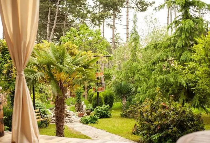 پانسیون Neli & Zaal Guest House