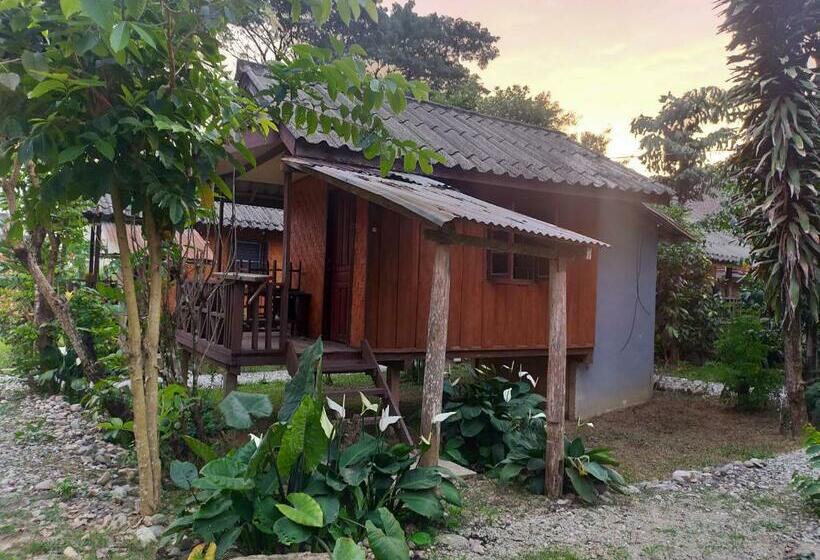 بنسيون Pasanchai Bungalow