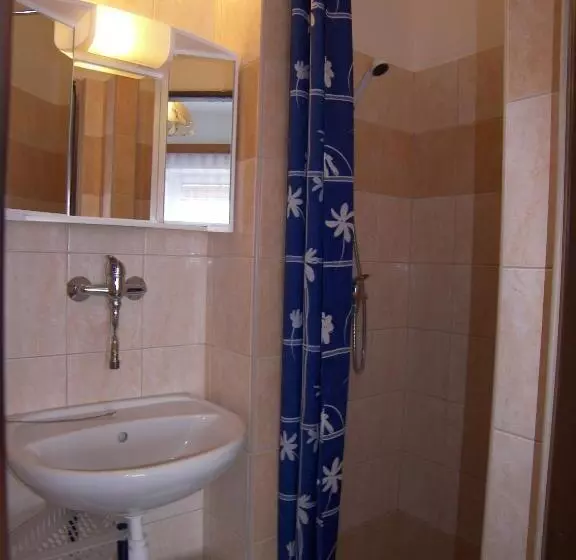 Majatalo Penzion U Antonickova Pramene