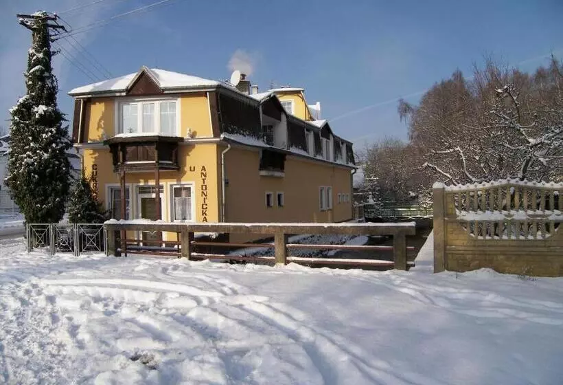 Majatalo Penzion U Antonickova Pramene