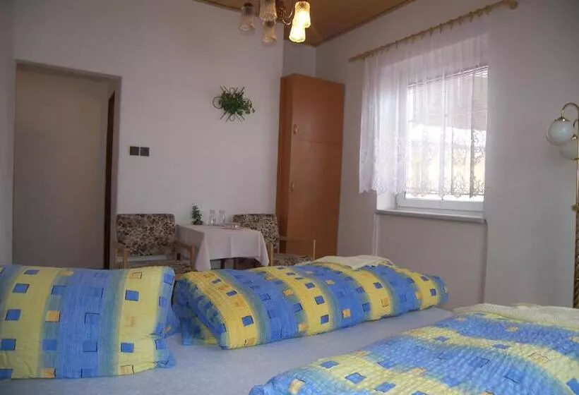 Majatalo Penzion U Antonickova Pramene