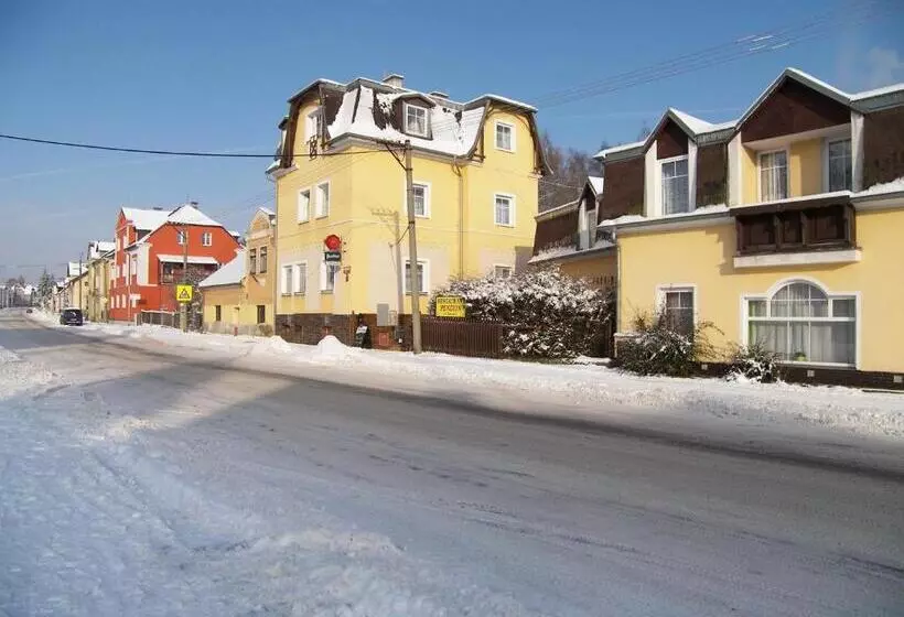 Majatalo Penzion U Antonickova Pramene