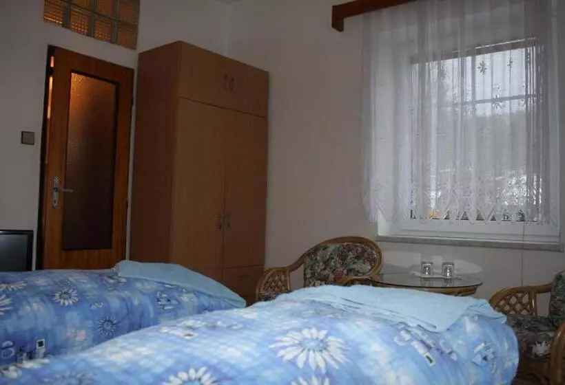 Majatalo Penzion U Antonickova Pramene