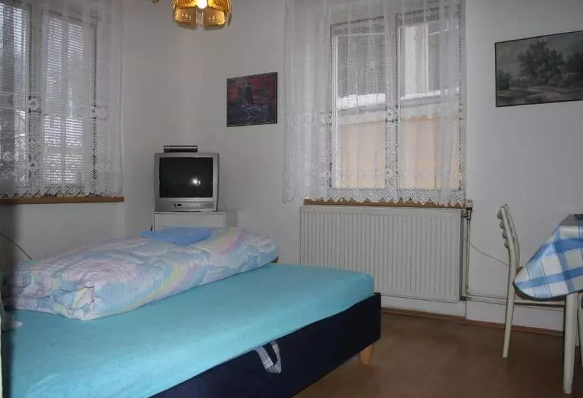 Majatalo Penzion U Antonickova Pramene