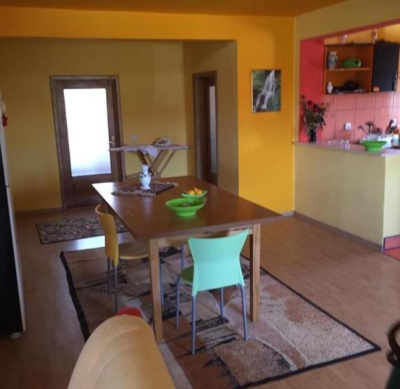 פנסיון Vila Khalo