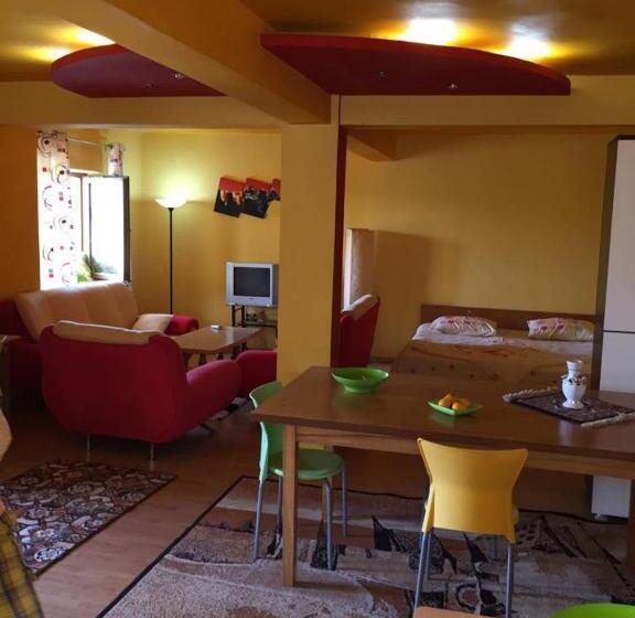 פנסיון Vila Khalo