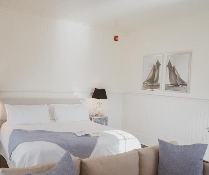 Bed and Breakfast The Reform Club