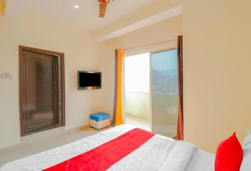 호텔 Oyo 76456  Noida Hub 2