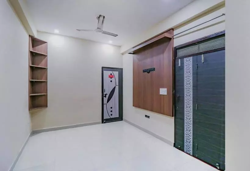 Hotelli Oyo 76456  Noida Hub 2