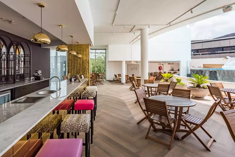 ホテル Sky, Sandton