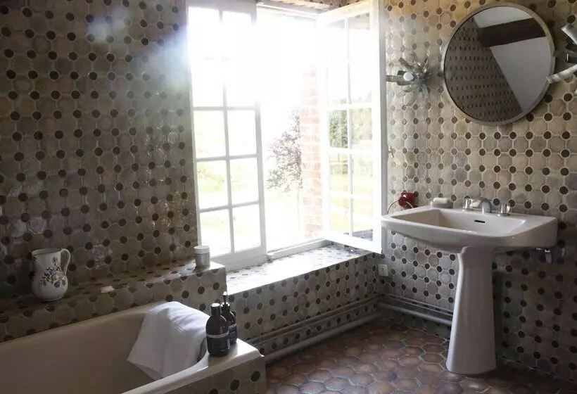 Majatalo Rouge Maison