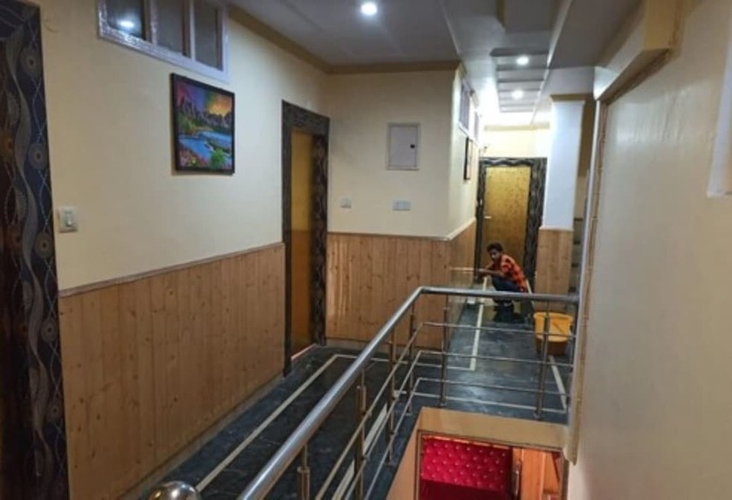 בית מלון כפרי Goroomgo King Palace Shimla