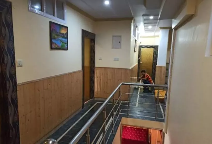 ホテル Goroomgo King Palace Shimla