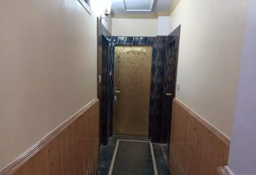 ホテル Goroomgo King Palace Shimla