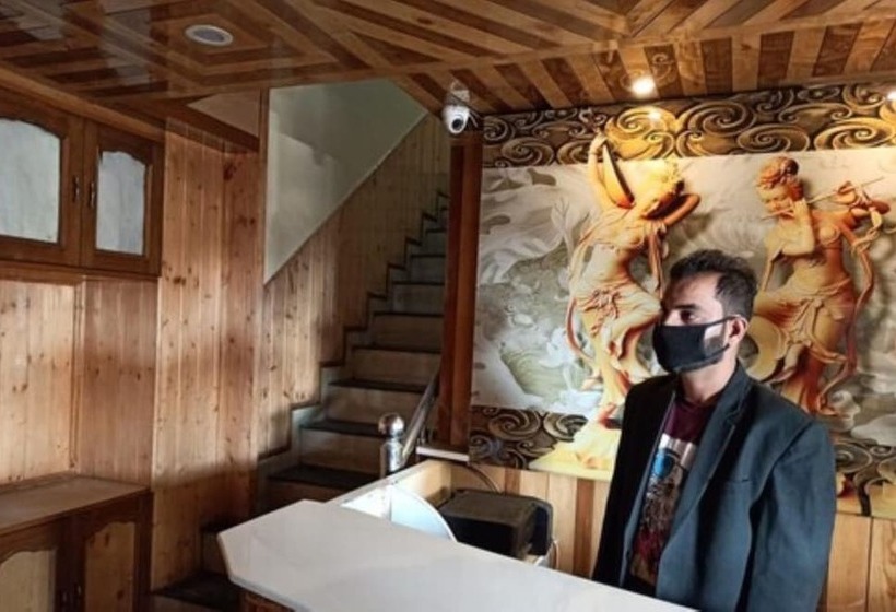 בית מלון כפרי Goroomgo King Palace Shimla