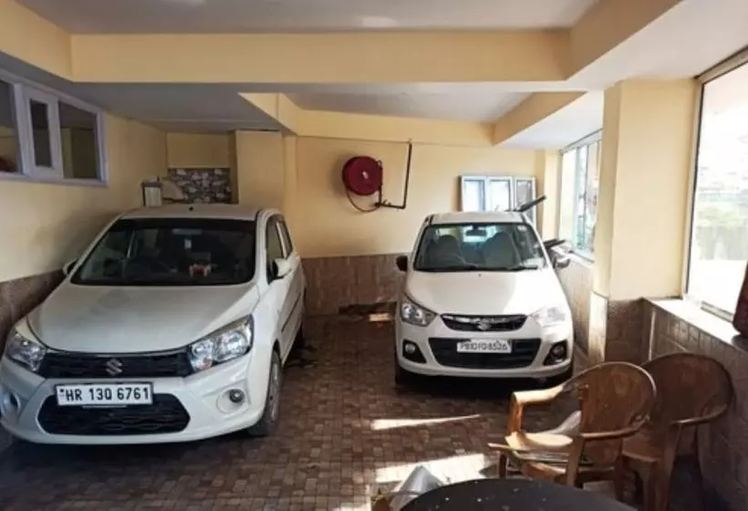 ホテル Goroomgo King Palace Shimla