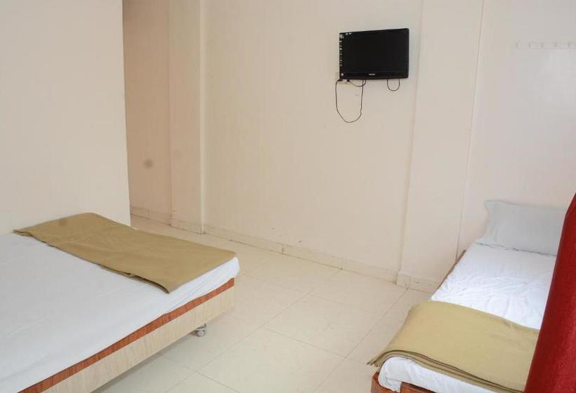 Hotel Dwarka Nilayam