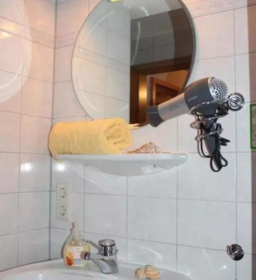 Hotelli Gasthaus Zur Linde