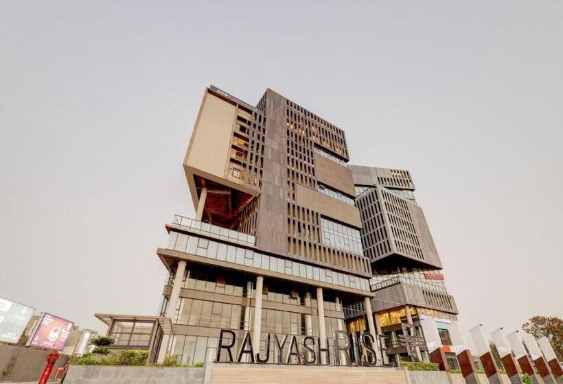 בית מלון כפרי Super Townhouse Rajyash Rise