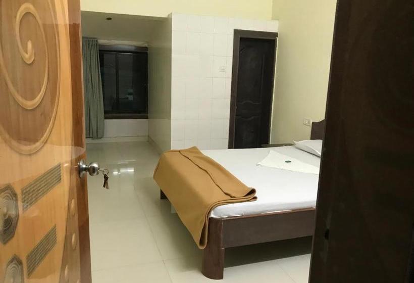 منتجع Visava Cottages Kihim Beach