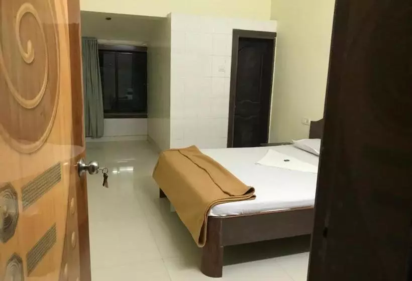 リゾートホテル Visava Cottages Kihim Beach