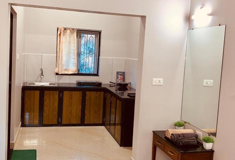 پانسیون Stan Inn, North Goa, Vagator, With Strong Wifi,free Private Parking & Kitchen, Can Cook Where You St