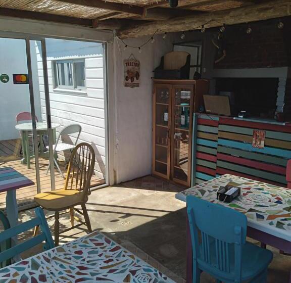 فندق صغير El Pelícano Hostal