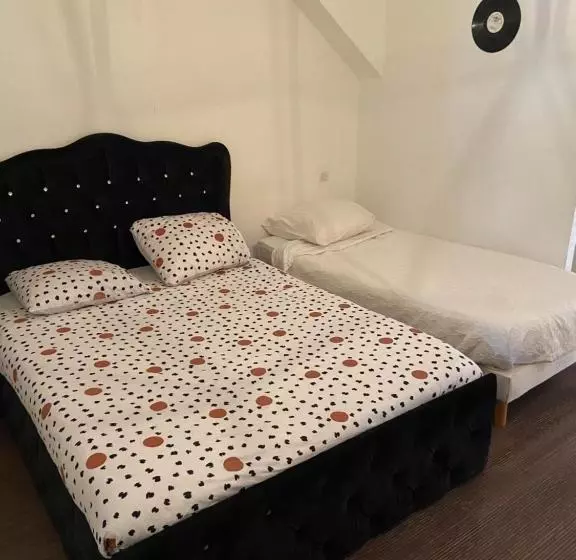 ベッドアンドブレックファースト Restaurant Le Mange Disque