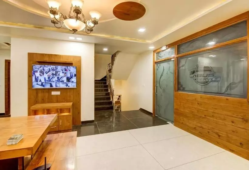 Hotelli Capital O 75958  Paris Inn