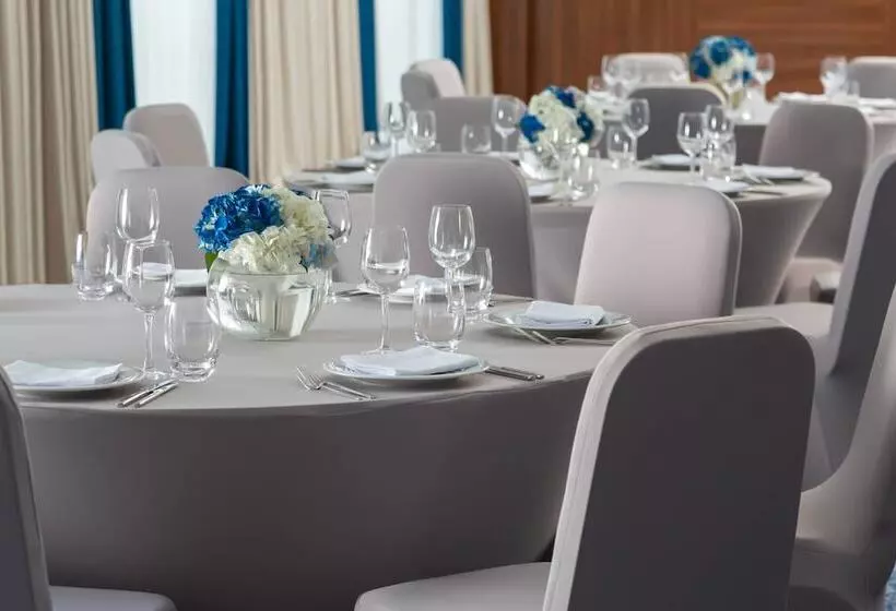 هتل Courtyard By Marriott Tashkent