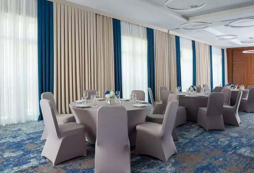هتل Courtyard By Marriott Tashkent