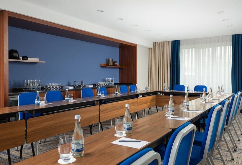 Hotel Courtyard By Marriott Tashkent