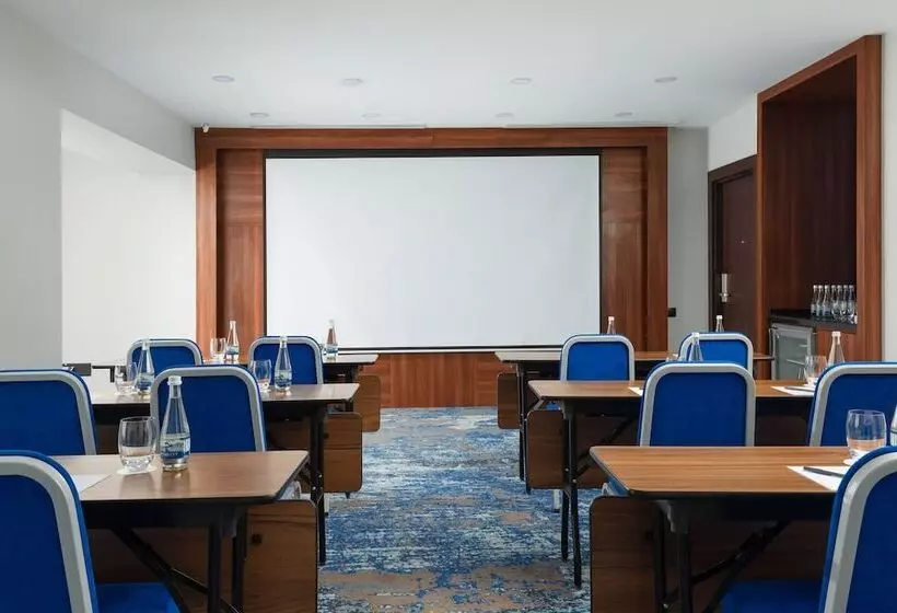 هتل Courtyard By Marriott Tashkent