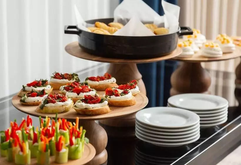 هتل Courtyard By Marriott Tashkent