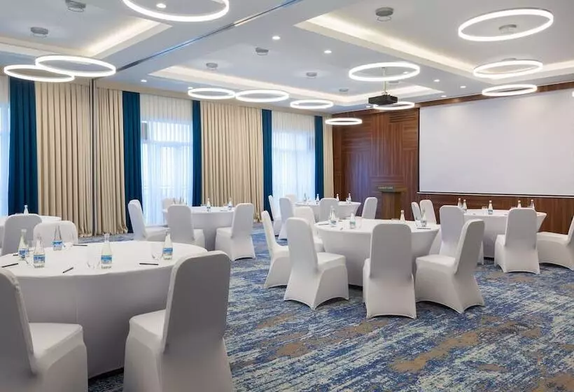 هتل Courtyard By Marriott Tashkent