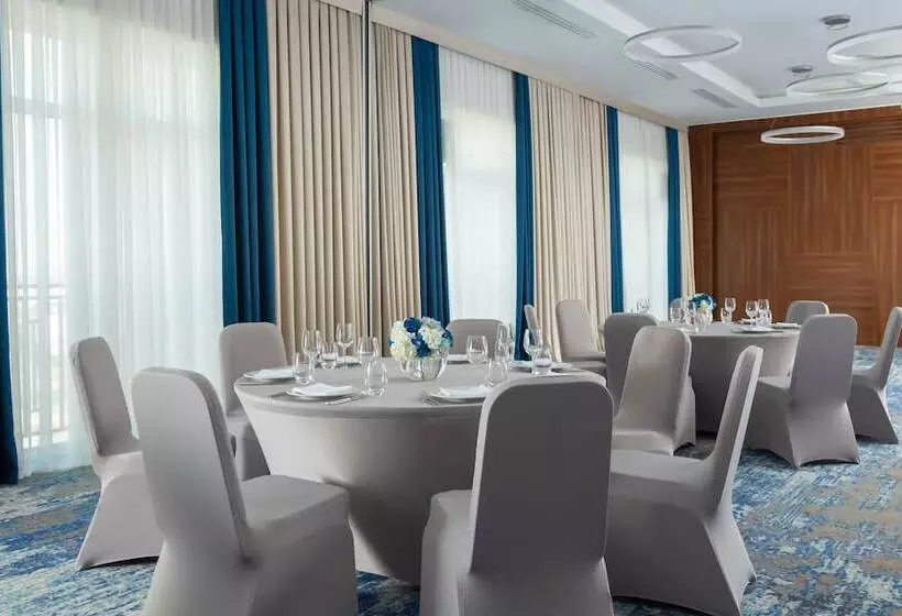 هتل Courtyard By Marriott Tashkent