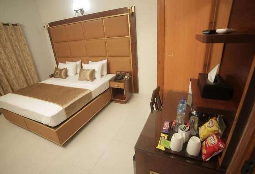 هتل Four Square By Wi